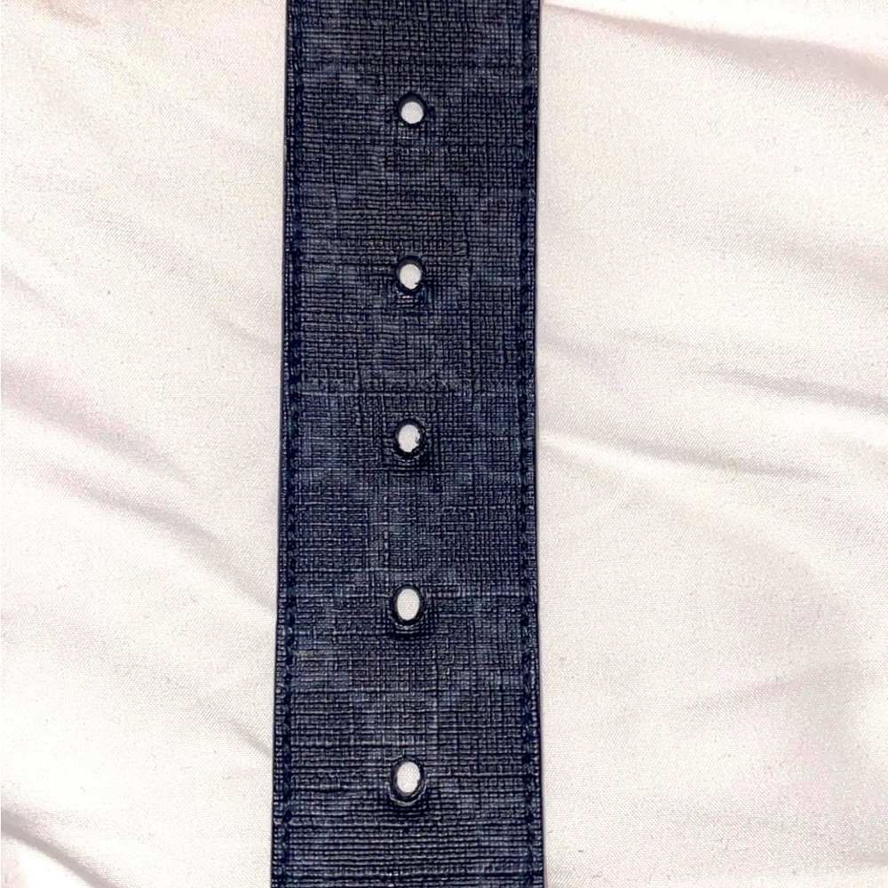 Mens Gucci belt, size 32
GG Supreme canvas belt with interlocking G buckle. - Picture 5 of 5